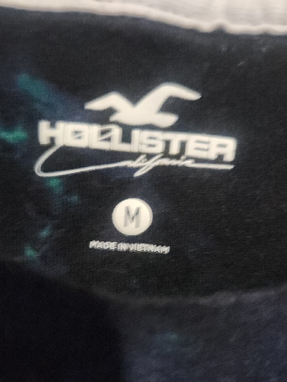 Hollister California Black Tee with Green Marble Graphic - Picture 2 of 2